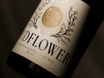 5 Expert Tips for Crafting Premium Wine Labels: From Design to Print Performance